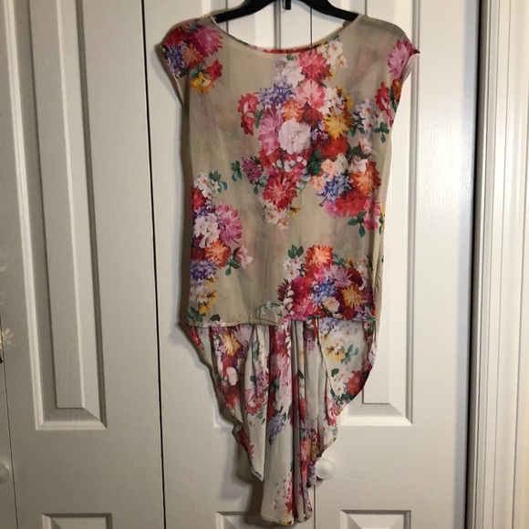 Topshop Tops - Top shop floral high low blouse size 4 EUC